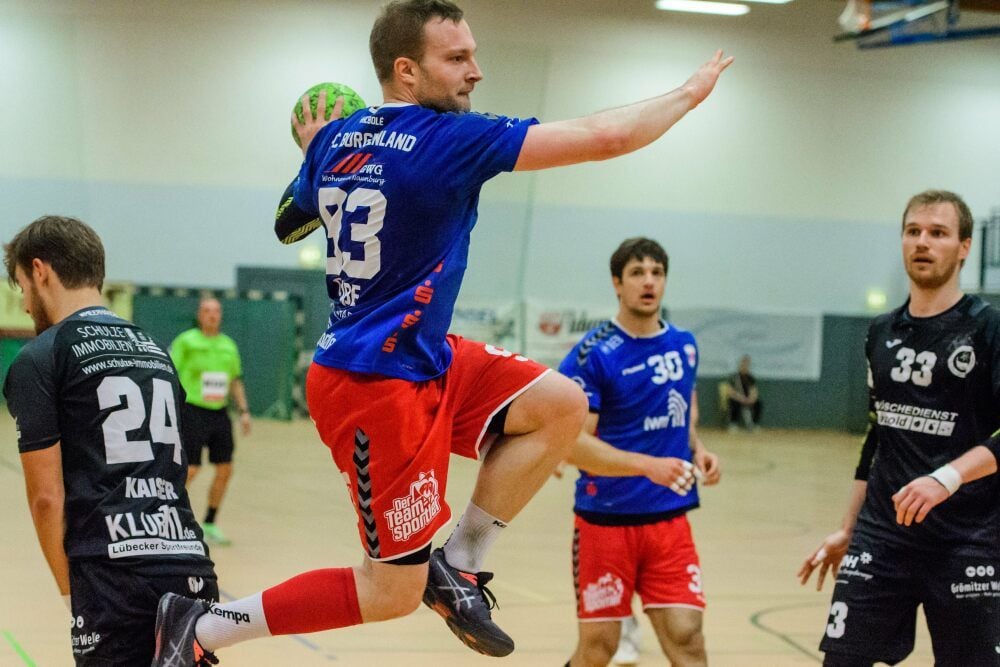 Die Tore von Philipp Große (hier in einem früheren Spiel) sorgten in der Anfangsphase für eine Führung des HCB in Schwerin.