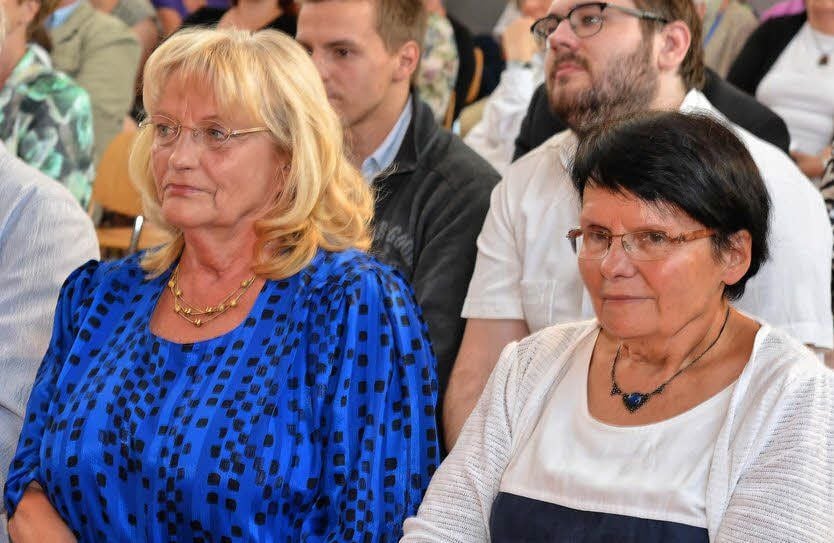 Monika Reinsperger (l.) und Carola Wendt haben als Team die Sekundarschule am Schillerpark lange geleitet. Jetzt gehen sie in den Ruhestand.