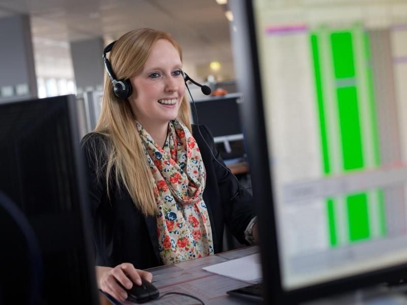 Immer freundlich am Telefon: Miriam Schäfer macht eine Ausbildung zur Kauffrau für Dialogmarketing bei der Firma Digital-Dialog in Heusenstamm.