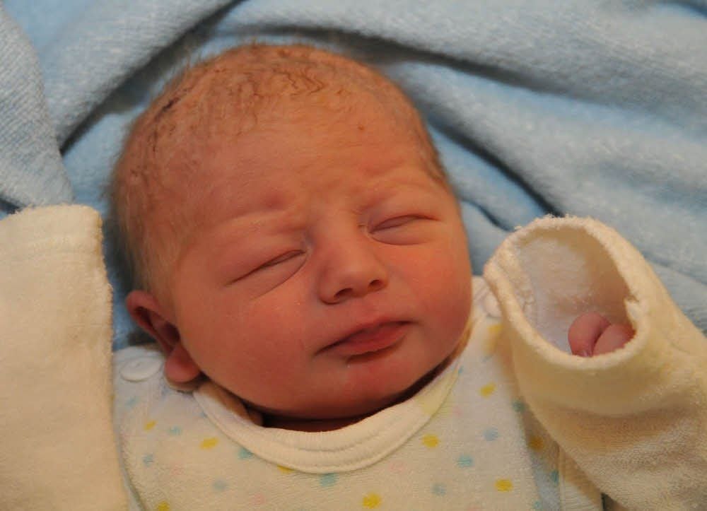 Enya Marie ist das erste Neujahrsbaby 2016 in Sachsen-Anhalt. Das Mädchen kam um 5.13 Uhr in der Helios-Klinik in Sangerhausen zur Welt.
