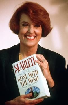Die amerikanische Schriftstellerin Alexandra Ripley (Archivbild vom 25.09.1991), die als Autorin von "Scarlett", der "Fortsetzung" des Margaret Mitchell-Klassikers "Vom Winde verweht", bekannt wurde, ist im Alter von 70 Jahren gestorben. (Foto: dpa)