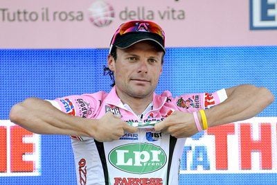 Der italienische Radprofi Danilo Di Luca steht vor dem vorzeitigen Ende seiner Karriere. Der Sieger des Giro d'Italia 2007 wurde bei der diesjährigen Italien-Radrundfahrt zweimal positiv auf das Blutdopingmittel CERA getestet. (FOTO: DPA)