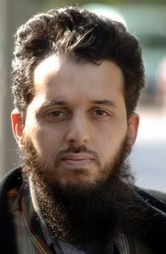 Der mutmaßliche Terrorhelfer Mounir El Motassadeq kommt am Dienstag (24.05.2005) in Hamburg zu seinem Prozess. (Foto: dpa)