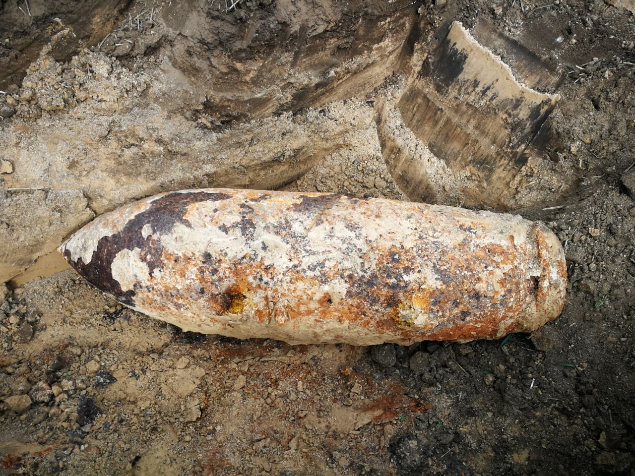 In Merseburg hat der Kampfmittelbeseitigungsdienst einen Blindgänger aus dem Zweiten Weltkrieg gefunden.