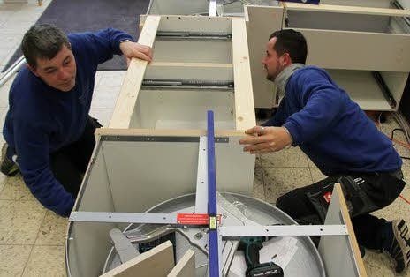 Die letzten Handwerksarbeiten im Laden.