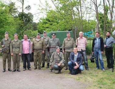 Mitglieder des Vereins Militärhistorisches Museum Anhalt.