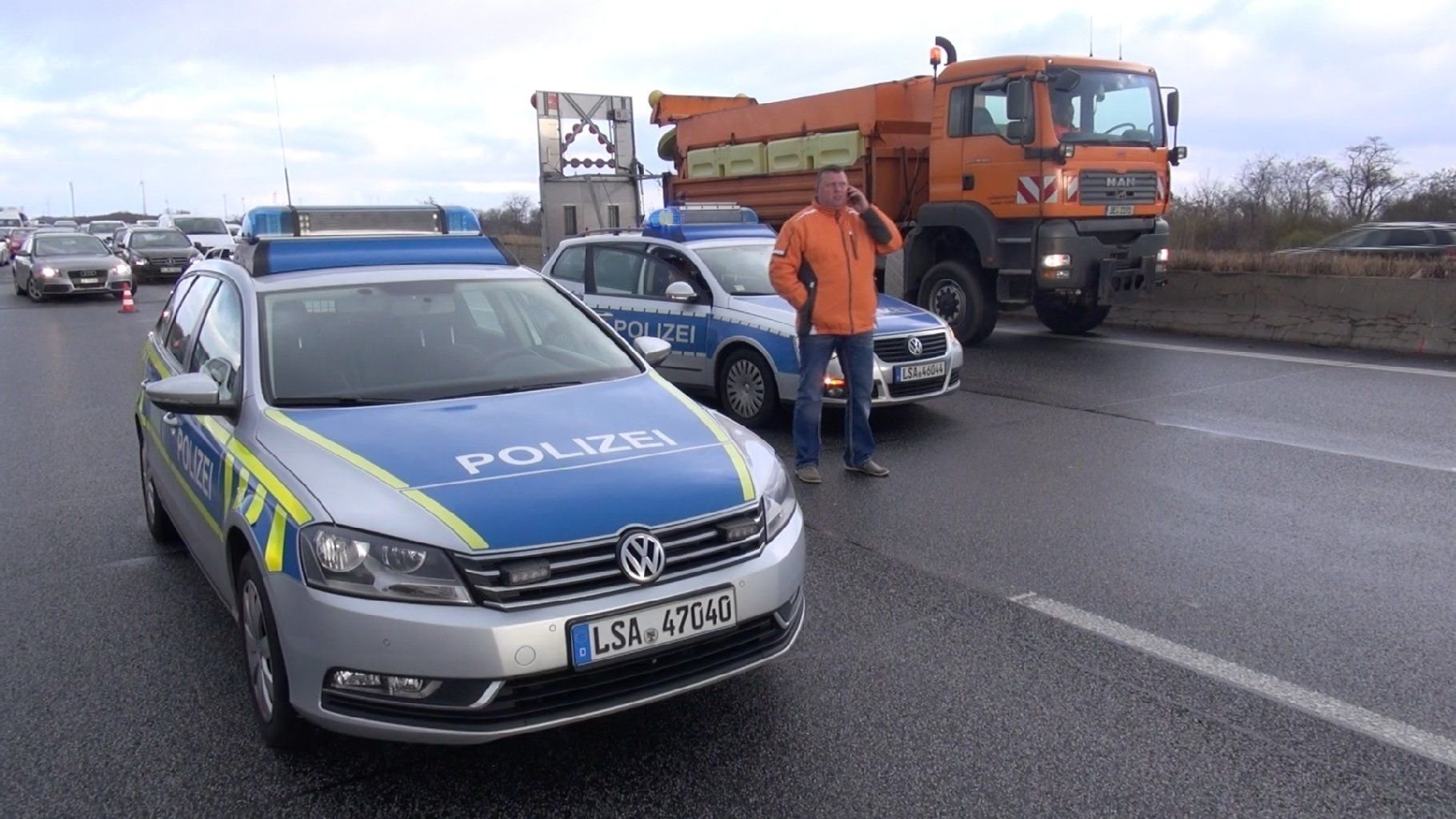 Die Polizei sperrte den Unfallort ab.