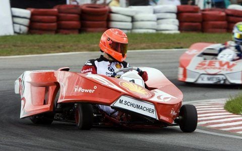Fahren wie Michael Schumacher, das ist der Traum eines jeden Rennfahrers. (FOTO: ARCHIV/DPA)