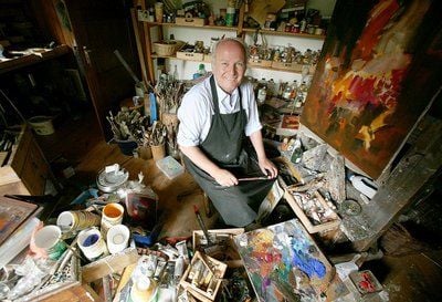 Der Geschäftsführer des Babynahrungsherstellers Hipp GmbH, Claus Hipp, malt in seinem Atelier in der Nähe von Pfaffenhofen in Oberbayern. (Foto: dpa)