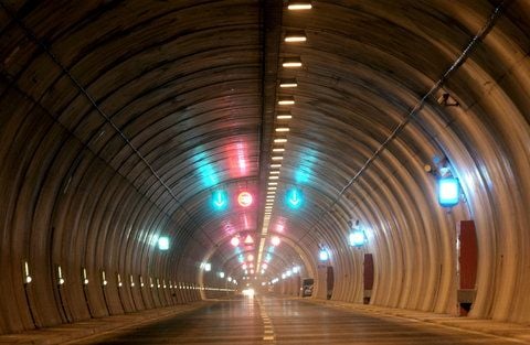 Blick in den Rennsteigtunnel (ARCHIVFOTO: DPA)