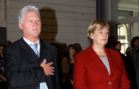 Lothar Wunderlich als Bill Clinton und Susanne Knoll als Angela Merkel in dem Dokumentarfilm «Doppelleben» von Douglas Wolfsperger. (FOTO: DAPD)