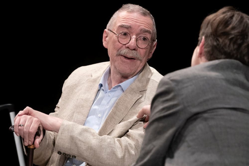 Wolfgang Engel in Matthias Brenners Inszenierung „Vögel“