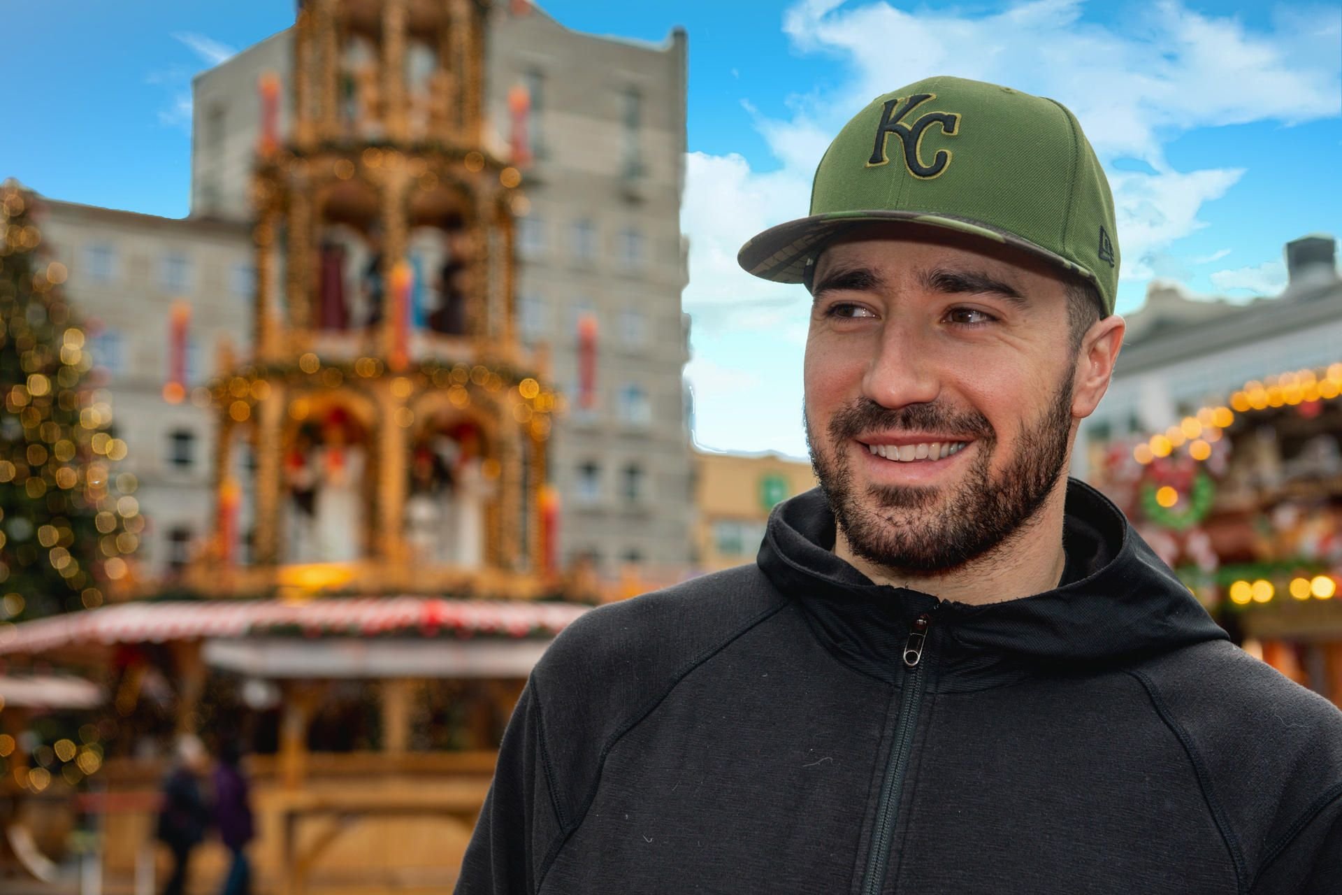 Nick Miglio beim Gespräch mit der MZ auf dem Weihnachtsmarkt in Halle.