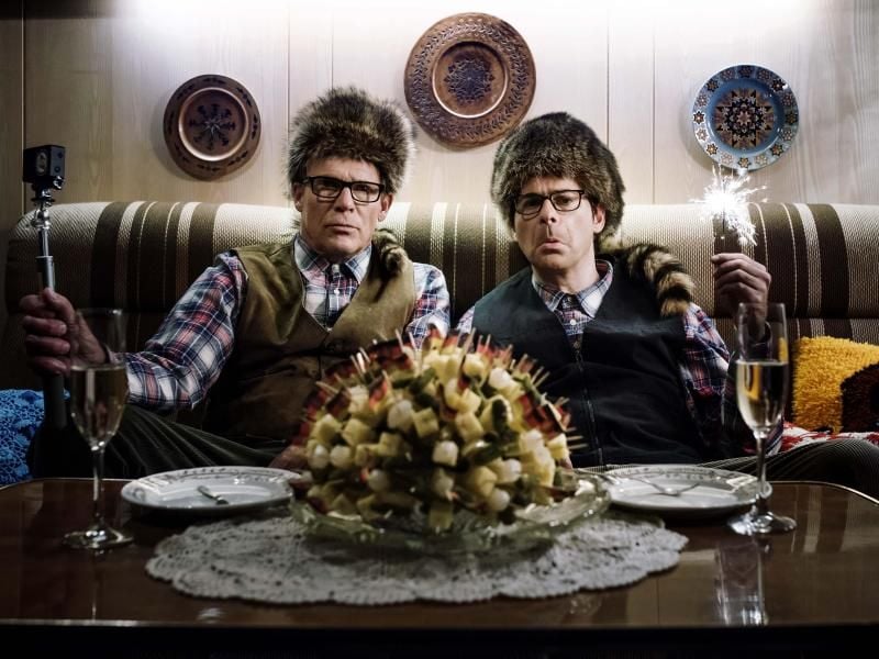 Christian Tramitz (l) und Rick Kavanian in einer Szene aus "Bullyparade - Der Film". Foto: Warner Bros. Ent./herbX film