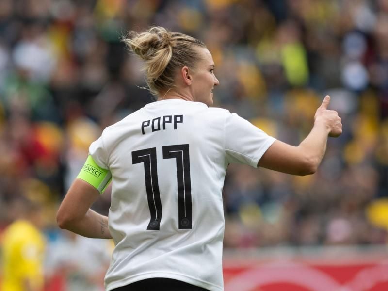Alexandra Popp trifft mit der Frauen-Nationalmanschaft zum Auftakt des Algarve-Cups auf Schweden. Foto: Bernd Thissen/dpa