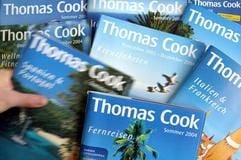 Prospekte des Reiseveranstalters Thomas Cook (Foto: dpa)