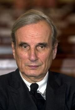 Für sein Lebenswerk erhält der frühere Mitherausgeber der «Frankfurter Allgemeinen Zeitung» und Historiker Joachim C. Fest den Einhard-Preis 2003 (Foto: dpa).