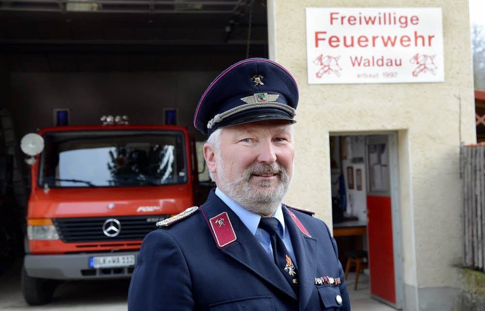 Dieter Vordank ist Feuerwehrmann mit Leib und Seele. Für sein Engagement wurde er mit dem Feuerwehrehrenkreuz in Gold geehrt.