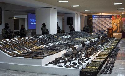In Mexiko ist ein großes Waffenarsenal ausgehoben worden. (FOTO: DPA)