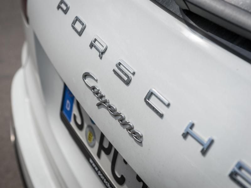 In den Fahrzeugen vom Typ Cayenne 3,0 V6 Diesel war eine unzulässige Abschalteinrichtung bei der Abgasreinigung entdeckt worden. Foto: Daniel Maurer