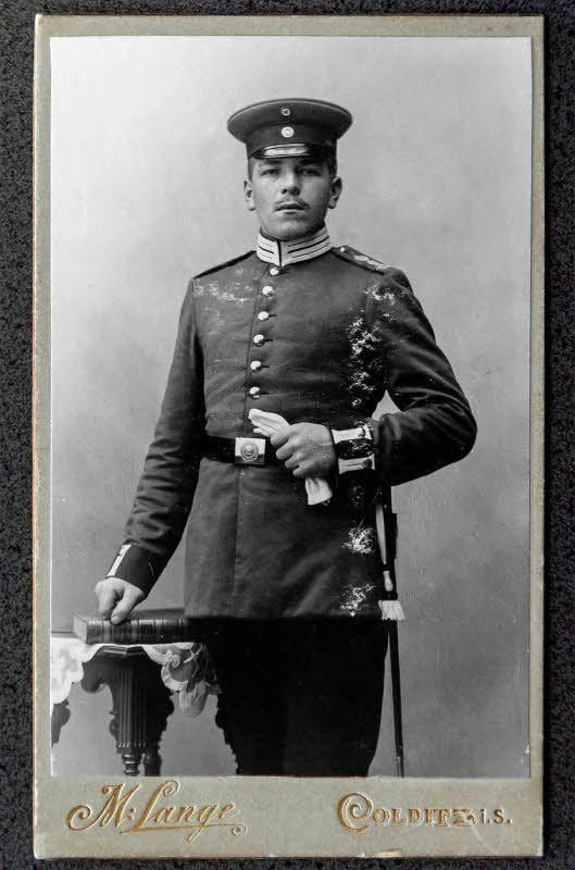 Bild aus dem Fundus von Hartmut Augustin zeigt seinen Großvater Alfred Hugo Augustin. Alfred war als Landwehrmann im ersten Weltkrieg.