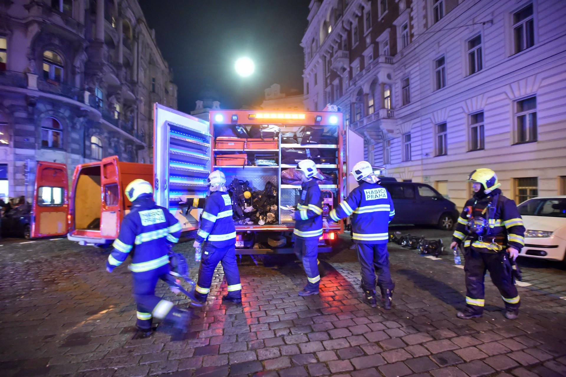 Bei einem Brand in einem Hotel in Prag hat es Tote und Verletzte gegeben.