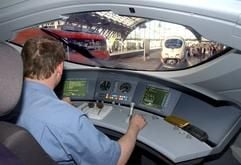 Das Archivbild vom 25.02.2003 zeigt den Lokführer eines ICE 3 im Kölner Hauptbahnhof. (Foto: dpa)