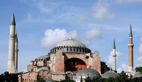 Die Hagia Sophia ist eines der Wahrzeichen von Istanbul. Die Stadt bewirbt sich für Olympia 2020. (FOTO: DPA)