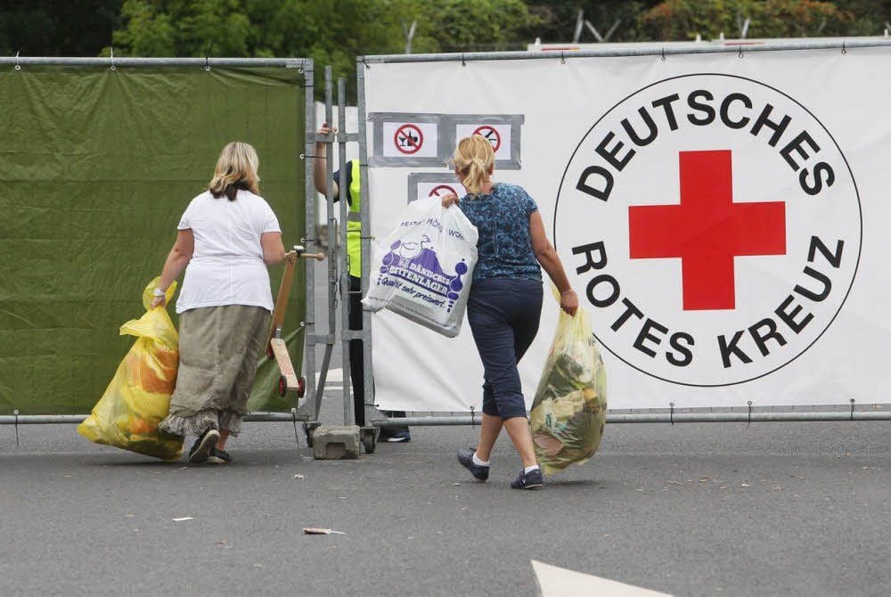 In Heidenau (Sachsen) wird Kleidung für Flüchtlinge gesammelt.