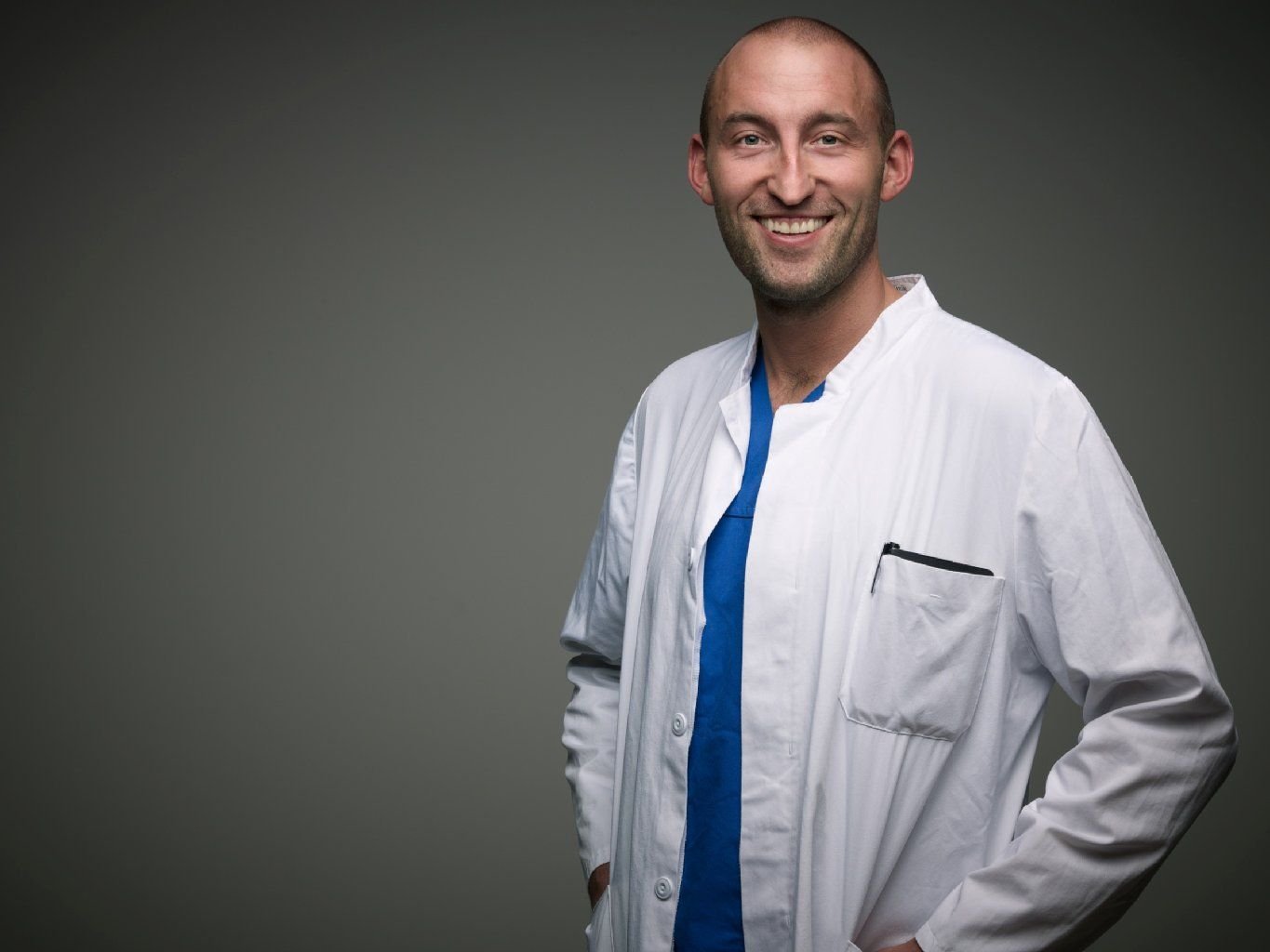 Dr. Paul Brandenburg war an Kliniken in der Schweiz und in Deutschland tätig. Seit 2011 arbeitet er als Honorararzt, vorwiegend in der Notfallmedizin.