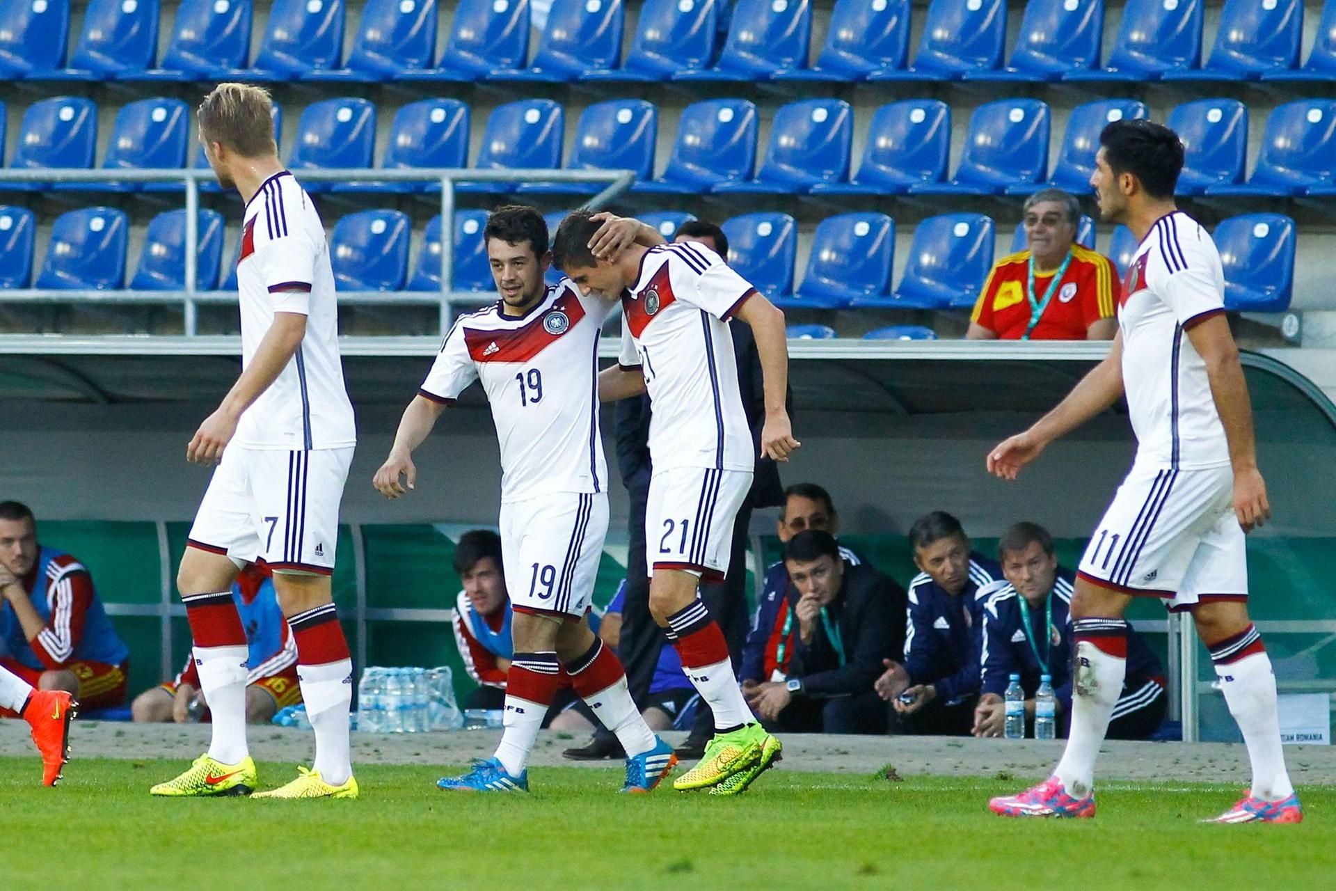 2014 siegte die deutsche U21-Nationalmannschaft mit Spielern wie Emre Can oder Amin Younes (M.) in Magdeburg mit 8:0 gegen Rumänien.