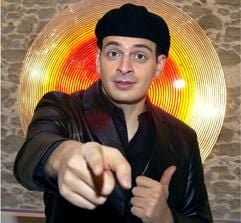 Kaya Yanar, geboren 1973, spielte bis Dezember 2005 in seiner Show «Was guckst du?!» auf Sat1 mit den Klischees gegenüber Einwanderern aus der Türkei und anderen Ländern. (Archivfoto: dpa)