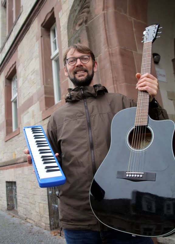 Ronny Strübing will selbst zwei Instrumente spenden.