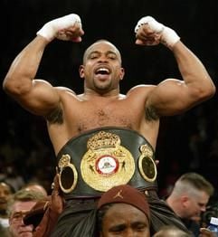 Roy Jones Jr. nach seinem Sieg gegen den Titelverteidiger der World Boxing Association (WBA), John Ruiz, im Thomas & Mack Center von Las Vegas (Foto: dpa)