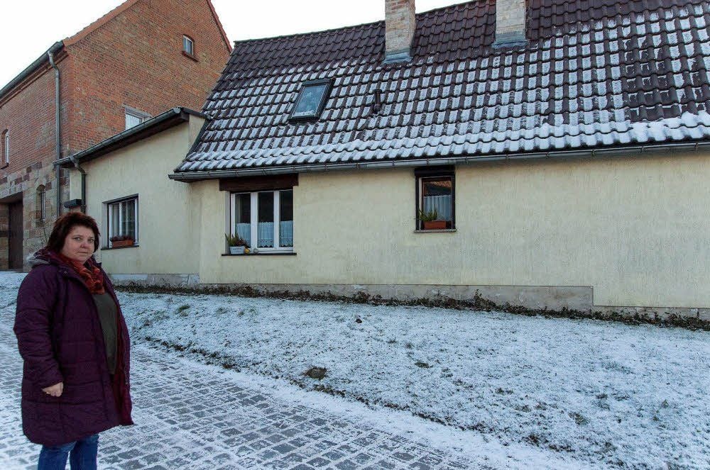 Corinna Reichmann und ihre Familie haben ein Haus in Nemsdorf-Göhrendorf gekauft. Seit 2014 warten sie aber auf die Eintragung ins Grundbuch.