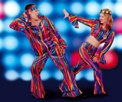 Discotanz an tollen Tagen - knallige Farben unterstreichen den Retrotrend bei den Kostümen. (Foto: dpa)
