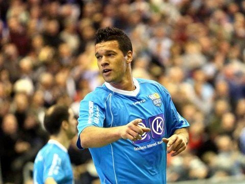 Michael Ballack wird sein Abschiedsspiel offenbar doch in Leipzig bestreiten.
