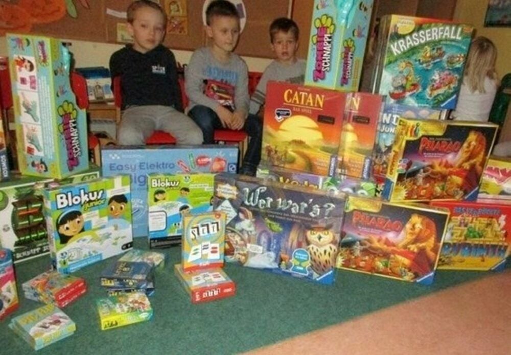 Ein großes Paket voller Spiele haben die Hortkinder im Hettstedter „Kinderhaus Sonnenschein“ gewonnen.