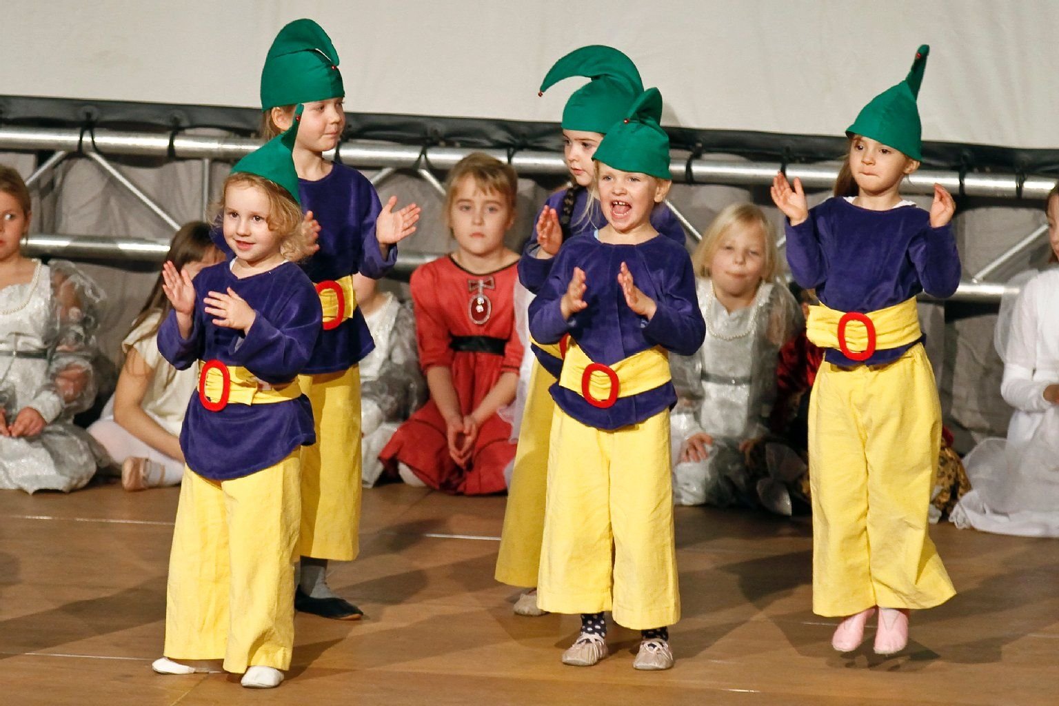 TanzArt, "Wir bewegen Merseburg" Medley Kinder