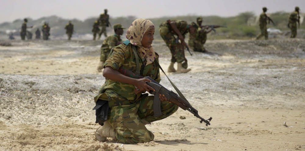 Somalische Soldaten bei der Ausbildung in einem Camp nahe der Hauptstadt Mogadischu