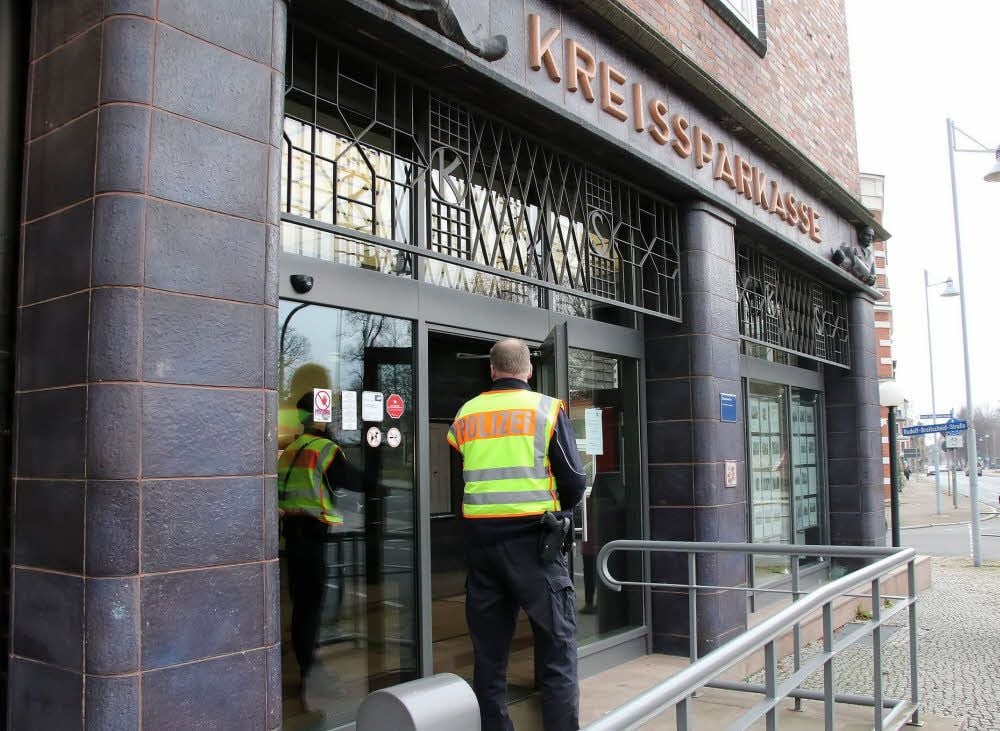 Die Kreissparkasse wurde bedroht.