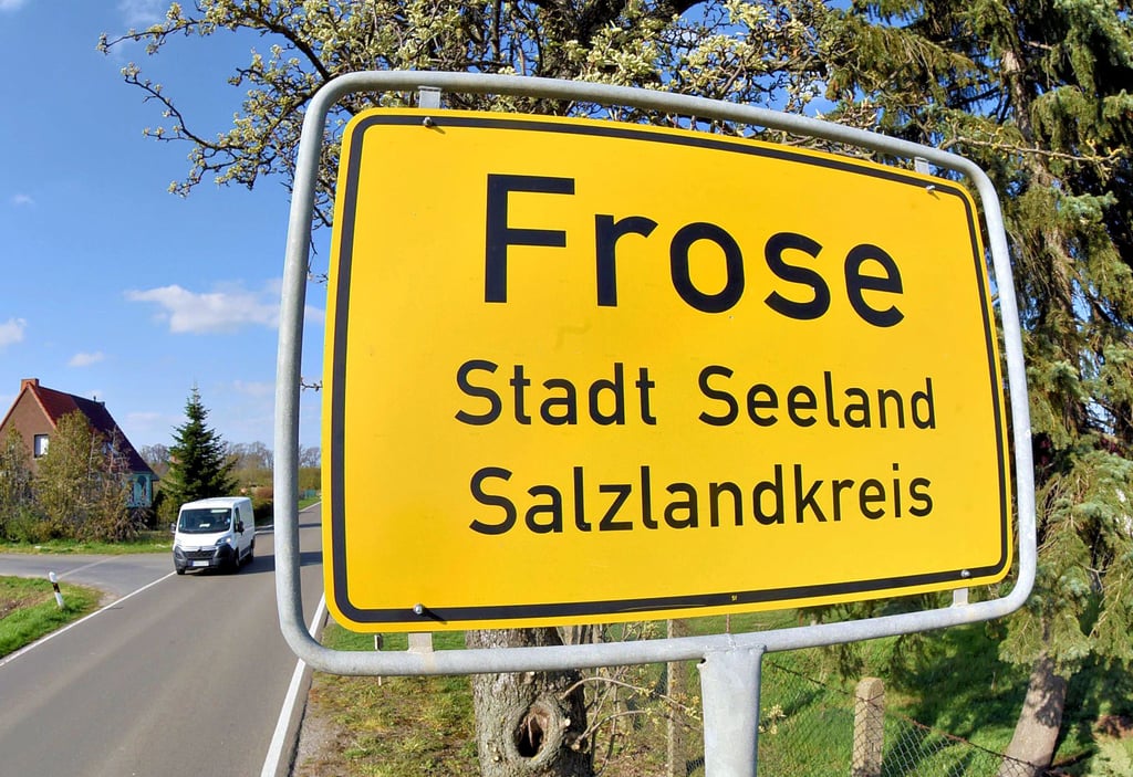 Am Wochenende war das Anhalt auf den Froser Ortseingangsschildern wieder verschwunden.