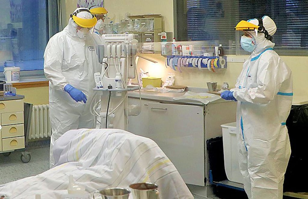 Auf der Intensivstation der Uniklinik Magdeburg. Landesweit werden derzeit fast 100 Corona-Patienten beatmet. 