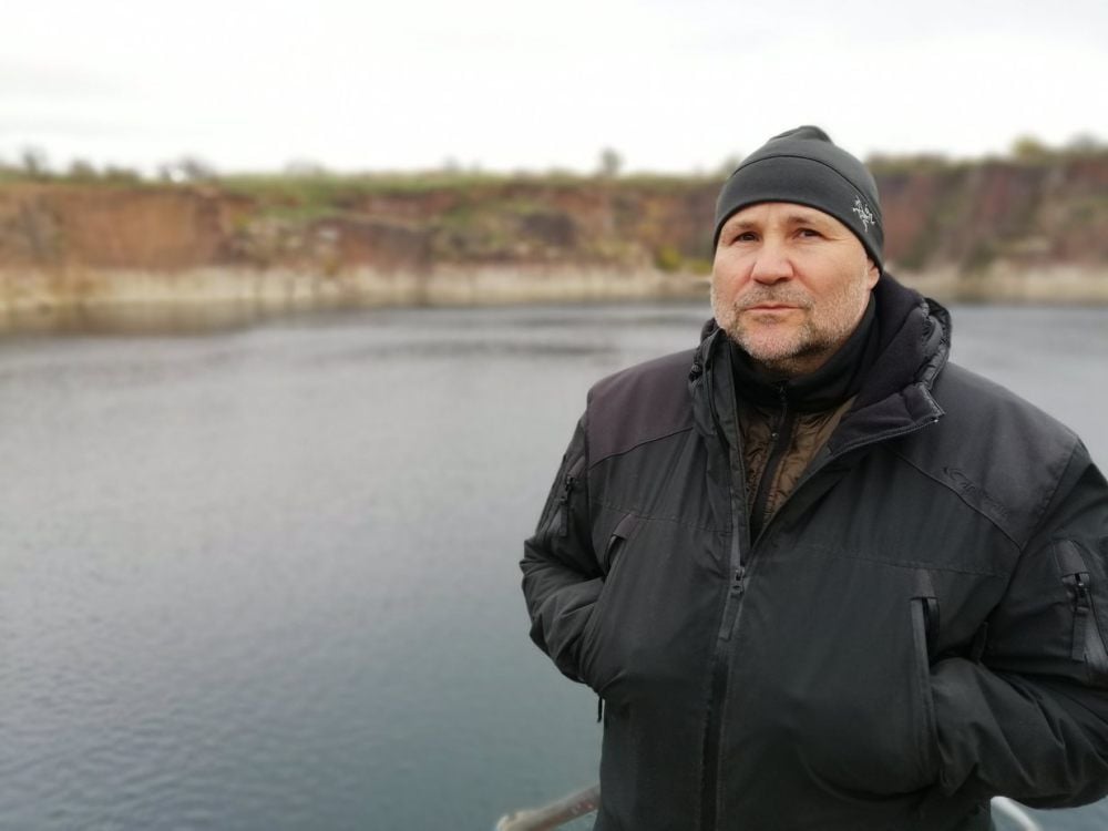 Klaus Diersch betreibt in drei ehemaligen Tagebau-Löchern eine Tauchbasis. Doch nun wurde ihm der Pachtvertrag gekündigt.