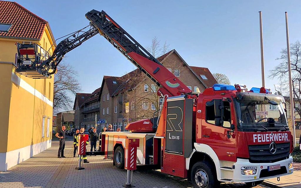 Solch eine neue Drehleiter wünschen sich die Feuerwehrleute aus Sandersdorf-Brehna auch für ihre Wache.