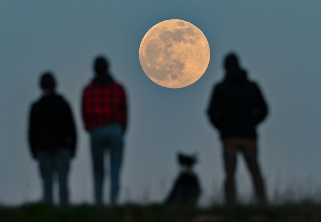 Beim sogenannten "Supermond" ist die Entfernung zwischen Mond und Erde geringer als sonst.