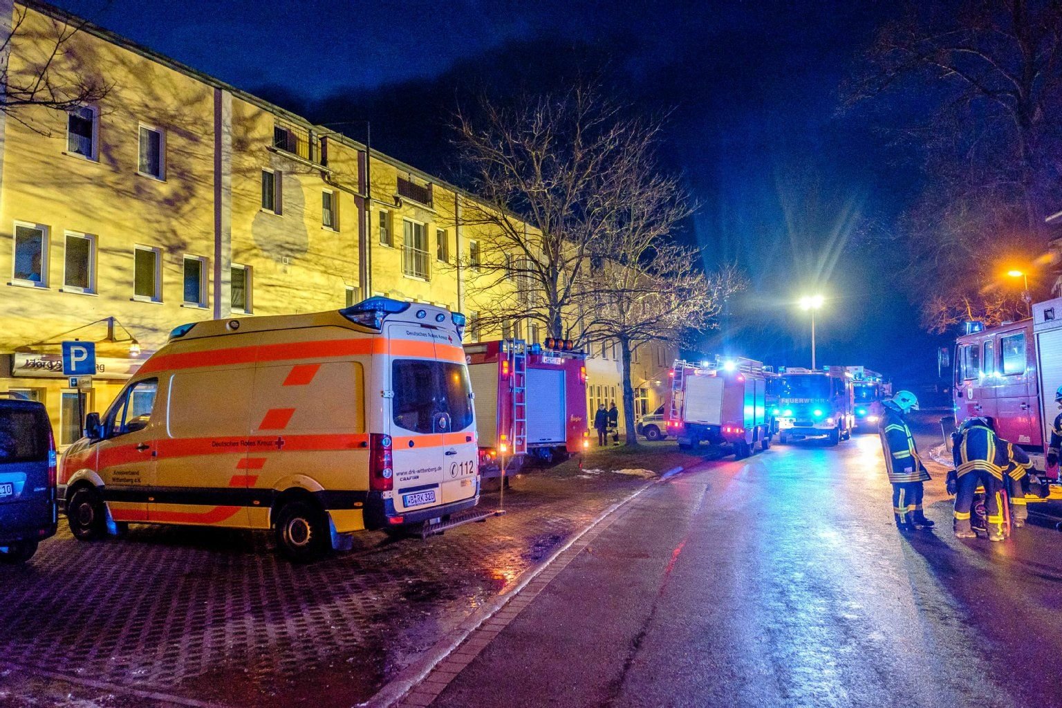Die Zschornewitzer Feuerwehr musste am Montagmorgen in den Platanenhof ausrücken.