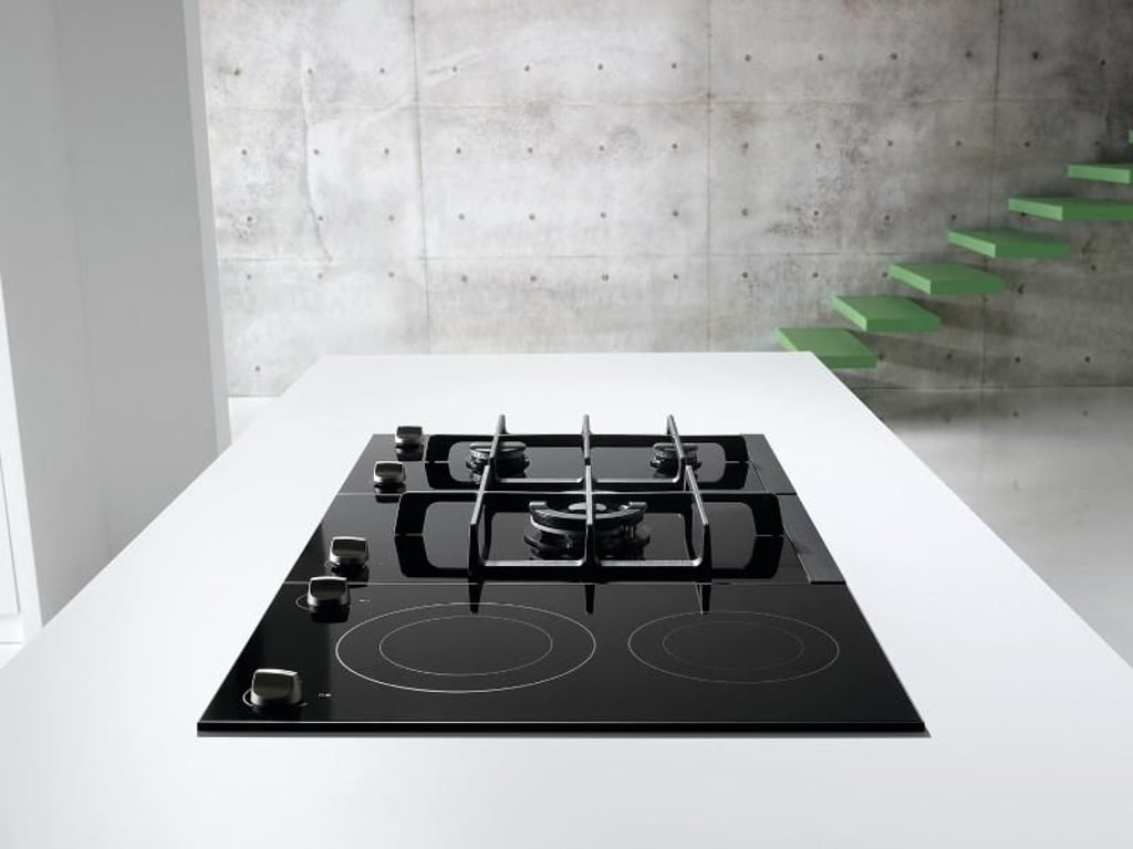 Heute werden Gas- und Induktionsfelder zum Kochen gerne kombiniert - und somit die Vorteile beider Varianten genutzt. Foto: AMK