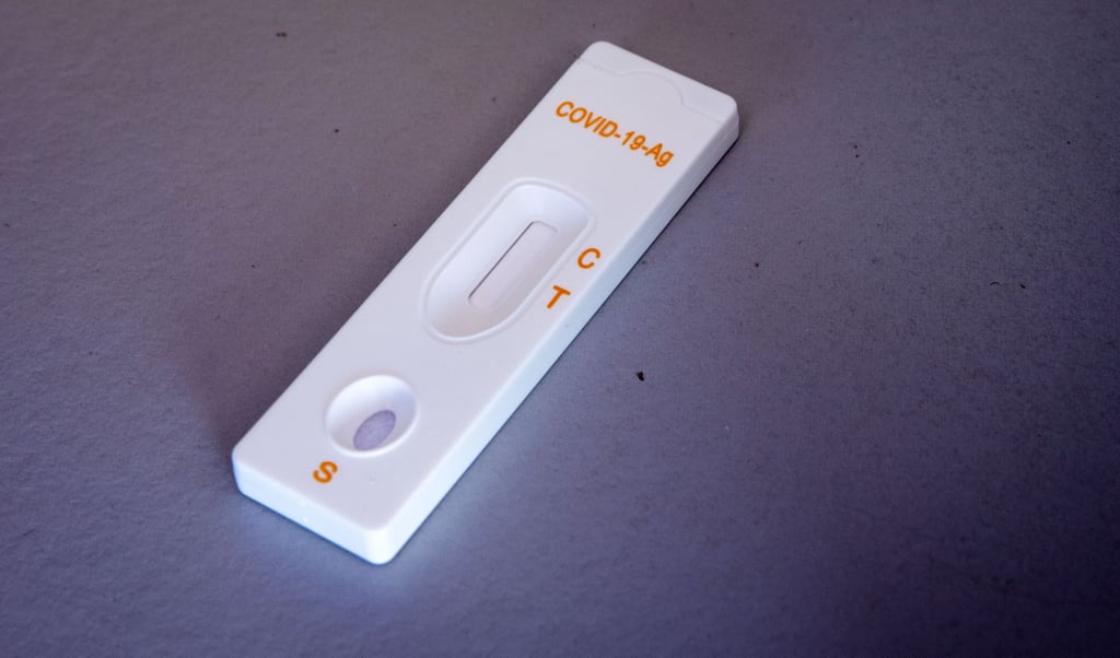 Für Friseurbesuche ist in vielen Landkreisen aktuell ein negativer Corona-Test erforderlich.