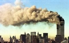 Die Welt hielt erschüttert den Atem an, als Zehntausende Menschen am 11. September 2001 um ihr Leben kämpften. Die Notrufe aus dem brennenden World Trade Center wurden inzwischen veröffentlicht - gegen den Widerstand zahlreicher Hinterbliebener der fast 3000 Ermordeten. (Foto: dpa)